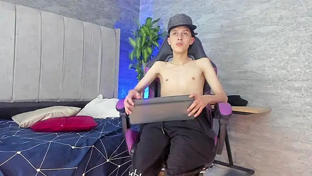 ArthurCox online show from 10-19-25, 05:24