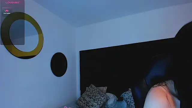 SaraWagner  online show from 10-12-25, 01:37