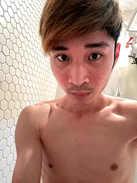 Snapshot of brucelimlee chatting on 09-15-25, 08:03 brucelimlee online show from 09-15-25, 08:03