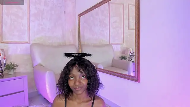 Keirahartz online show from 10-24-25, 03:47