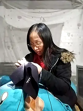 Snapshot of cute_love00 chatting on 01-09-26, 01:03 cute love00 online show from 01-09-26, 01:03