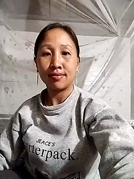 Snapshot of cute_love00 chatting on 02-17-26, 10:23 cute love00 online show from 02-17-26, 10:23