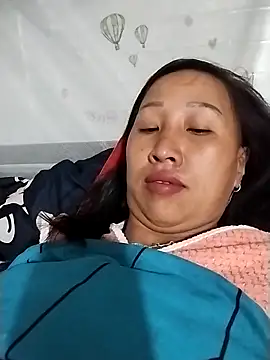 Snapshot of cute_love00 chatting on 02-20-26, 10:43 cute love00 online show from 02-20-26, 10:43