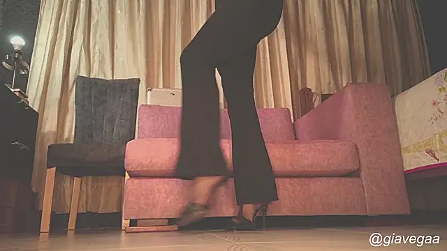 gigifontaine   online show from 12-03-25, 09:57