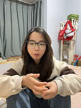 Snapshot of Hdmhdm-0022 chatting on 10-23-25, 02:05 Hdmhdm-0022 online show from 10-23-25, 02:05