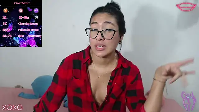 Allison 19   online show from 09-22-25, 06:04