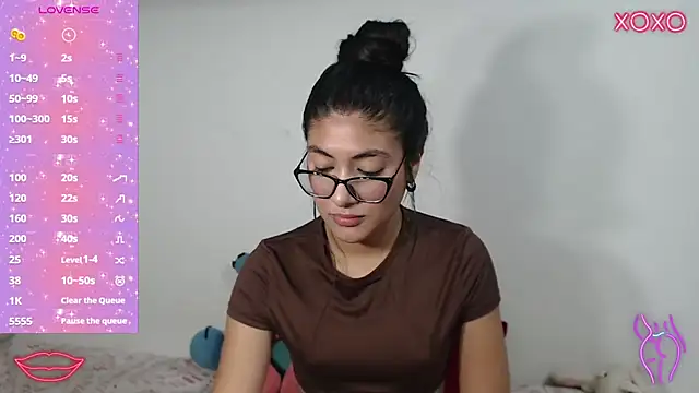 Allison 19   online show from 10-08-25, 08:01