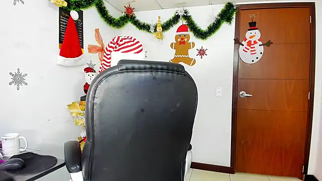 Aisha hotts777 online show from 12-22-25, 05:26