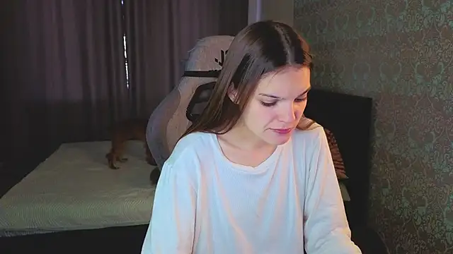 Snapshot of magic_shy_ chatting on 09-30-25, 01:32 magic shy  online show from 09-30-25, 01:32