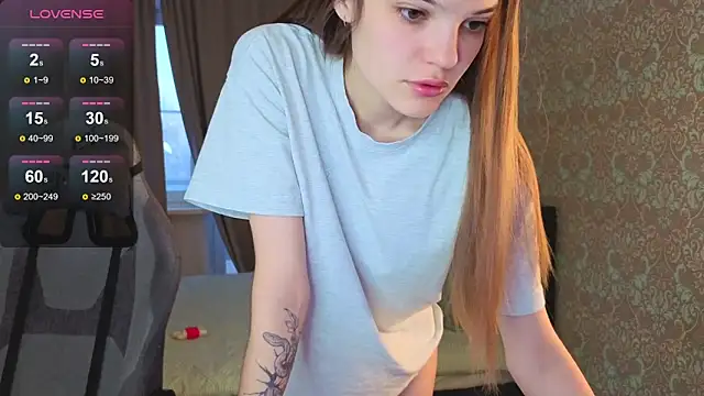 Snapshot of magic_shy_ chatting on 10-24-25, 01:24 magic shy  online show from 10-24-25, 01:24