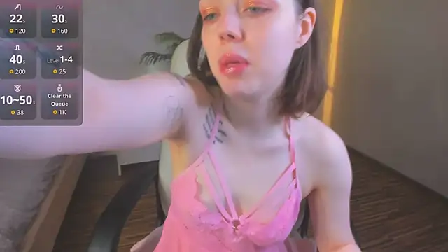 Lunar Lily online show from 04-12-26, 05:34