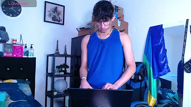 Gael Jones online show from 10-07-25, 01:52