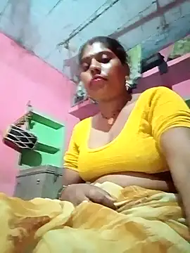 Snapshot of sanjna_sharmaa chatting on 09-18-25, 03:03 sanjna sharmaa online show from 09-18-25, 03:03