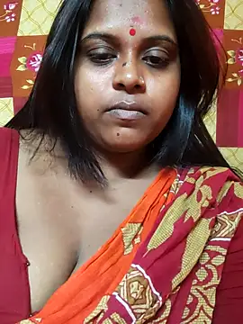 Snapshot of Hot-Show2 chatting on 10-16-25, 10:49 Hot-Show2 online show from 10-16-25, 10:49