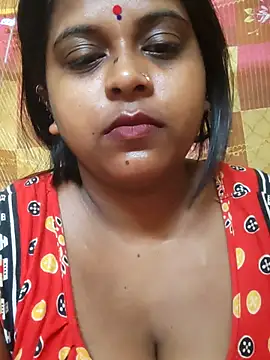 Snapshot of Hot-Show2 chatting on 10-29-25, 12:46 Hot-Show2 online show from 10-29-25, 12:46