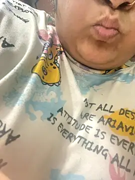 Snapshot of indian-hotmilfs chatting on 09-26-25, 01:26 indian-hotmilfs online show from 09-26-25, 01:26