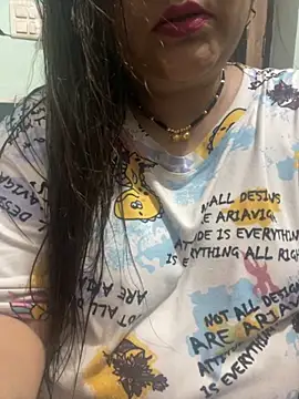 Snapshot of indian-hotmilfs chatting on 09-28-25, 12:32 indian-hotmilfs online show from 09-28-25, 12:32