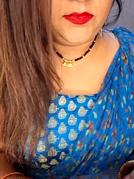 Snapshot of indian-hotmilfs chatting on 10-19-25, 06:19 indian-hotmilfs online show from 10-19-25, 06:19