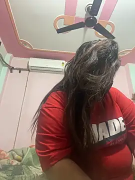 Snapshot of indian-hotmilfs chatting on 11-14-25, 01:43 indian-hotmilfs online show from 11-14-25, 01:43