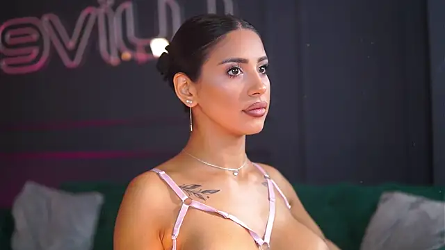 SiennaRuh online show from 09-15-25, 06:35