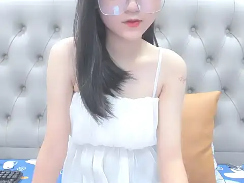 Snapshot of _ly__ chatting on 10-01-25, 03:18 ly online show from 10-01-25, 03:18