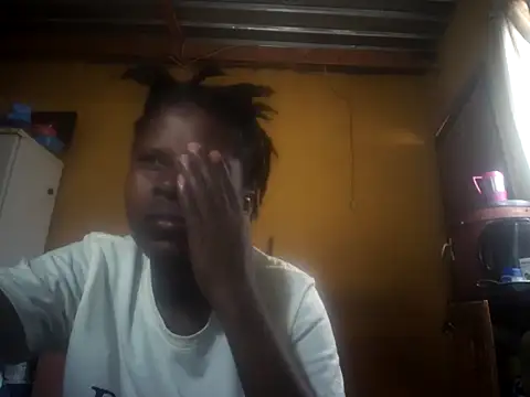 Snapshot of Caramelchick01 chatting on 09-10-25, 01:44 Caramelchick01 online show from 09-10-25, 01:44