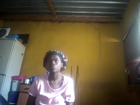 Snapshot of Caramelchick01 chatting on 09-27-25, 07:02 Caramelchick01 online show from 09-27-25, 07:02