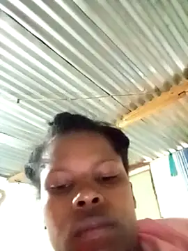 Snapshot of Caramelchick01 chatting on 10-15-25, 04:34 Caramelchick01 online show from 10-15-25, 04:34