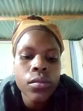 Snapshot of Caramelchick01 chatting on 10-17-25, 08:44 Caramelchick01 online show from 10-17-25, 08:44