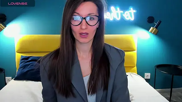 Joan Nelson online show from 01-12-26, 01:22