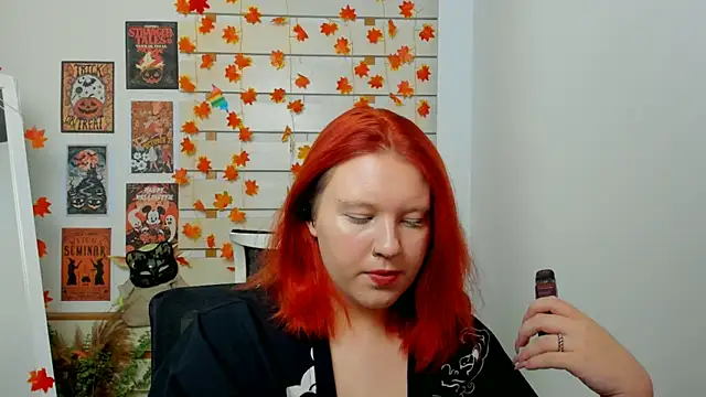 ScarletVixen  online show from 10-21-25, 06:41