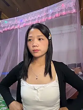 thaoyeuuu online show from 10-28-25, 07:34