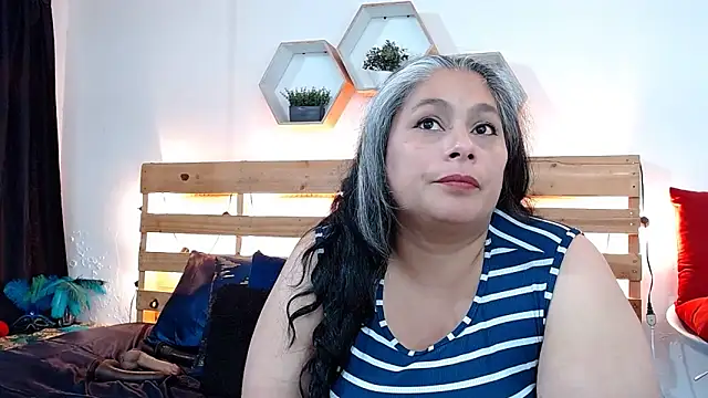 sheila reeves2772 online show from 11-28-25, 06:10