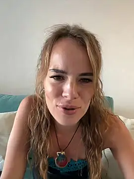 Snapshot of Lionessssa chatting on 09-19-25, 11:33 Lionessssa online show from 09-19-25, 11:33