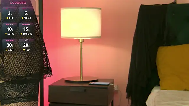 Snapshot of NiaMalkova chatting on 10-17-25, 04:53 NiaMalkova online show from 10-17-25, 04:53