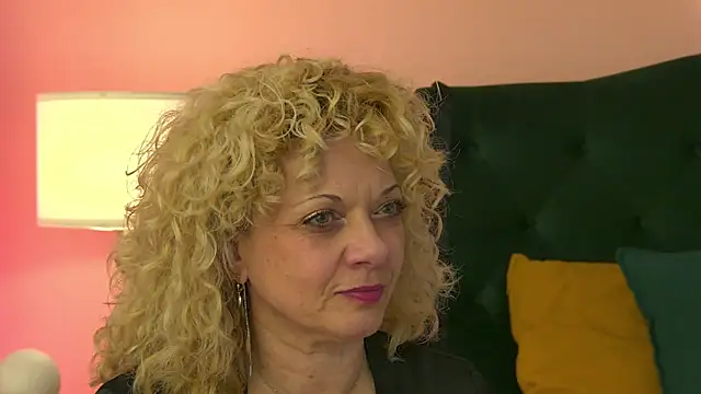 Snapshot of NiaMalkova chatting on 11-04-25, 06:29 NiaMalkova online show from 11-04-25, 06:29