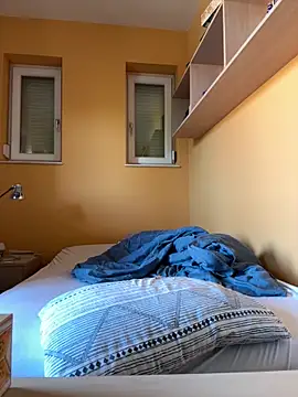 Snapshot of Raveman chatting on 10-04-25, 10:46 Raveman online show from 10-04-25, 10:46