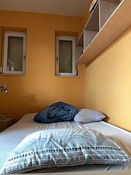 Snapshot of Raveman chatting on 10-05-25, 08:45 Raveman online show from 10-05-25, 08:45