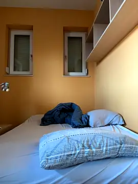 Snapshot of Raveman chatting on 10-24-25, 07:38 Raveman online show from 10-24-25, 07:38