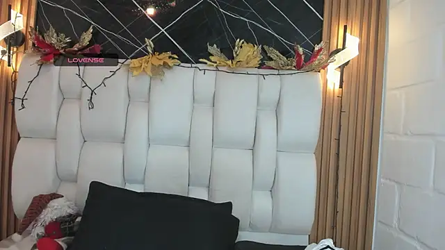 kristal joi dl online show from 12-17-25, 01:06