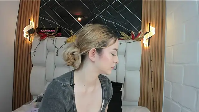 kristal joi dl online show from 12-19-25, 01:18