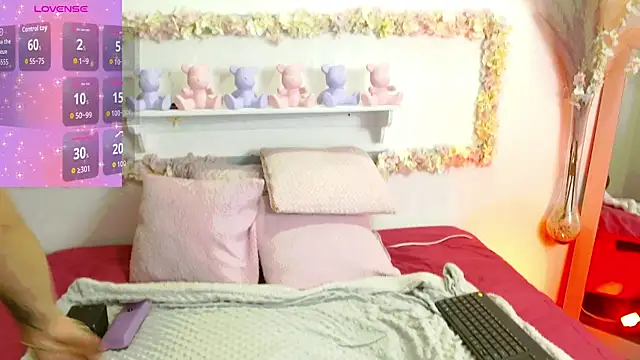 Snapshot of vintoria_cherry chatting on 09-26-25, 12:42 vintoria cherry online show from 09-26-25, 12:42