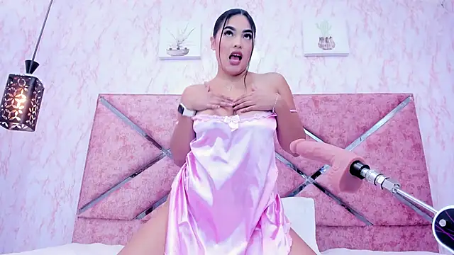 Snapshot of HOT_EMIILY_ chatting on 10-26-25, 11:49 HOT EMIILY online show from 10-26-25, 11:49