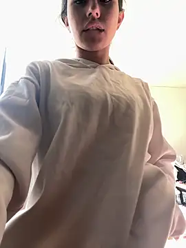 Snapshot of Victoria_alson chatting on 12-15-25, 01:37 Victoria alson online show from 12-15-25, 01:37