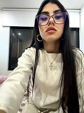 Victoria alson online show from 12-19-25, 01:45