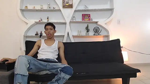 BEAUTY BOYS1 online show from 11-20-25, 07:30