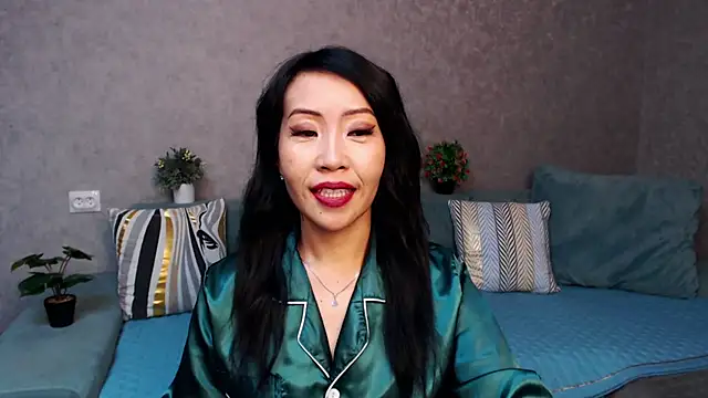 LiaPak online show from 11-22-25, 02:54