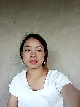 Snapshot of milo123-xx chatting on 10-23-25, 12:21 milo123-xx online show from 10-23-25, 12:21