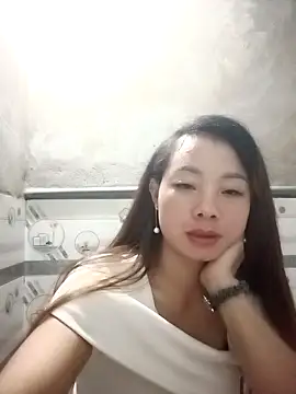 Snapshot of milo123-xx chatting on 10-23-25, 12:48 milo123-xx online show from 10-23-25, 12:48