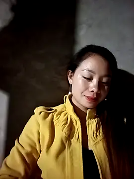 Snapshot of milo123-xx chatting on 10-28-25, 03:04 milo123-xx online show from 10-28-25, 03:04